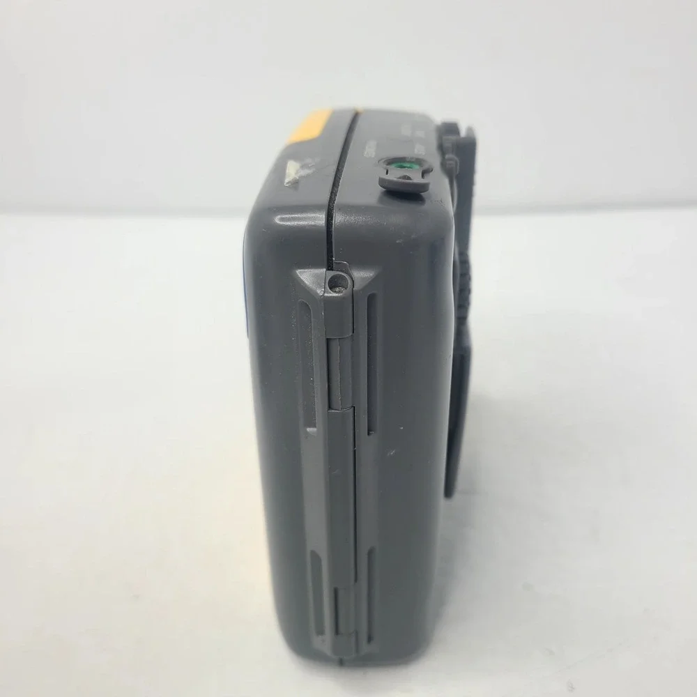 Lot Of 2 Walkman Sony Cassette Players Sports SXF 39 & Walkman WM FX251 READ